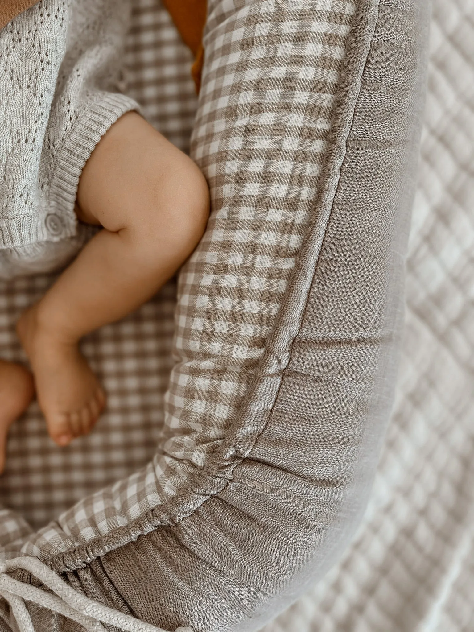 Baby Nest - Stone Linen & Gingham