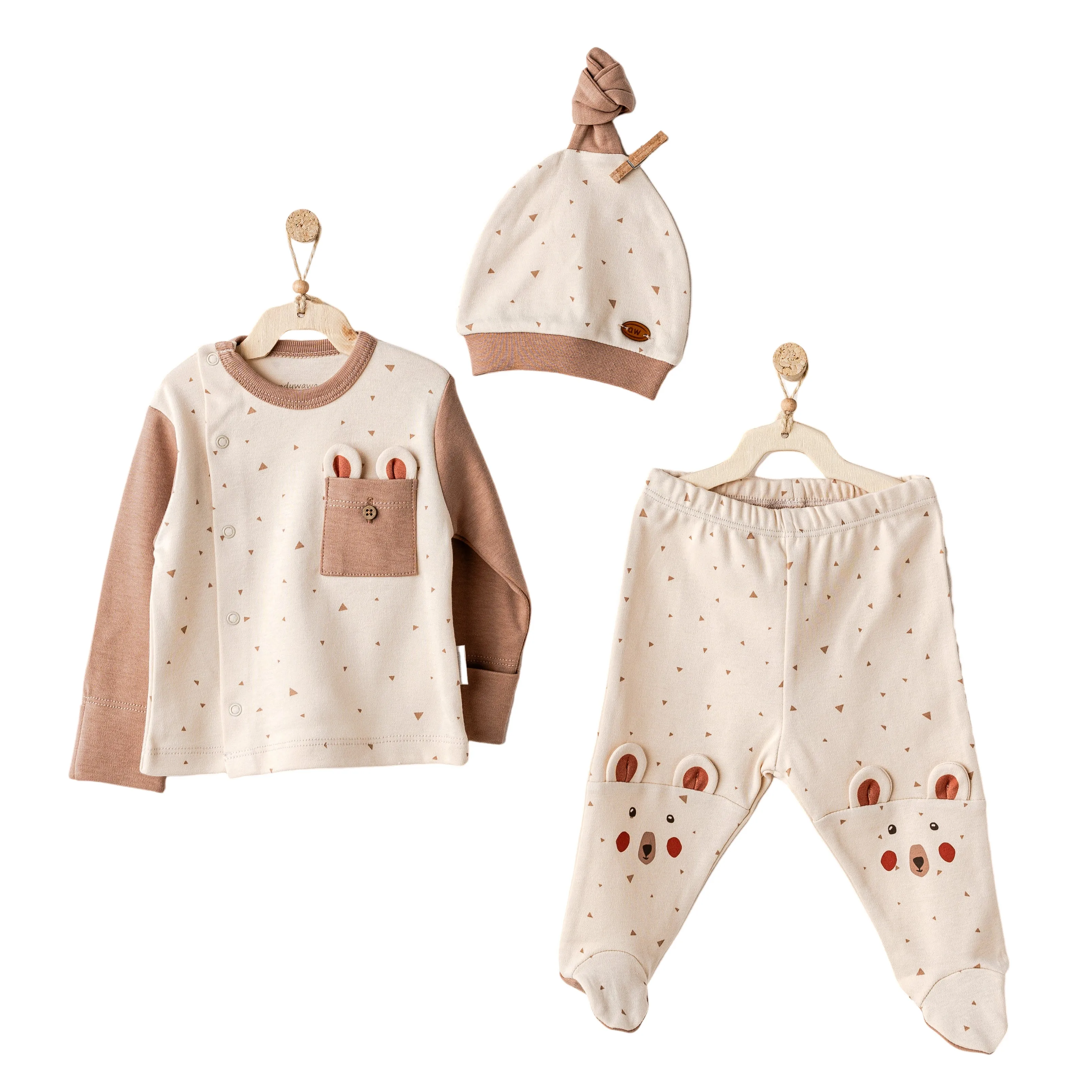 Beige Adventurous Bear Graphic Outfit