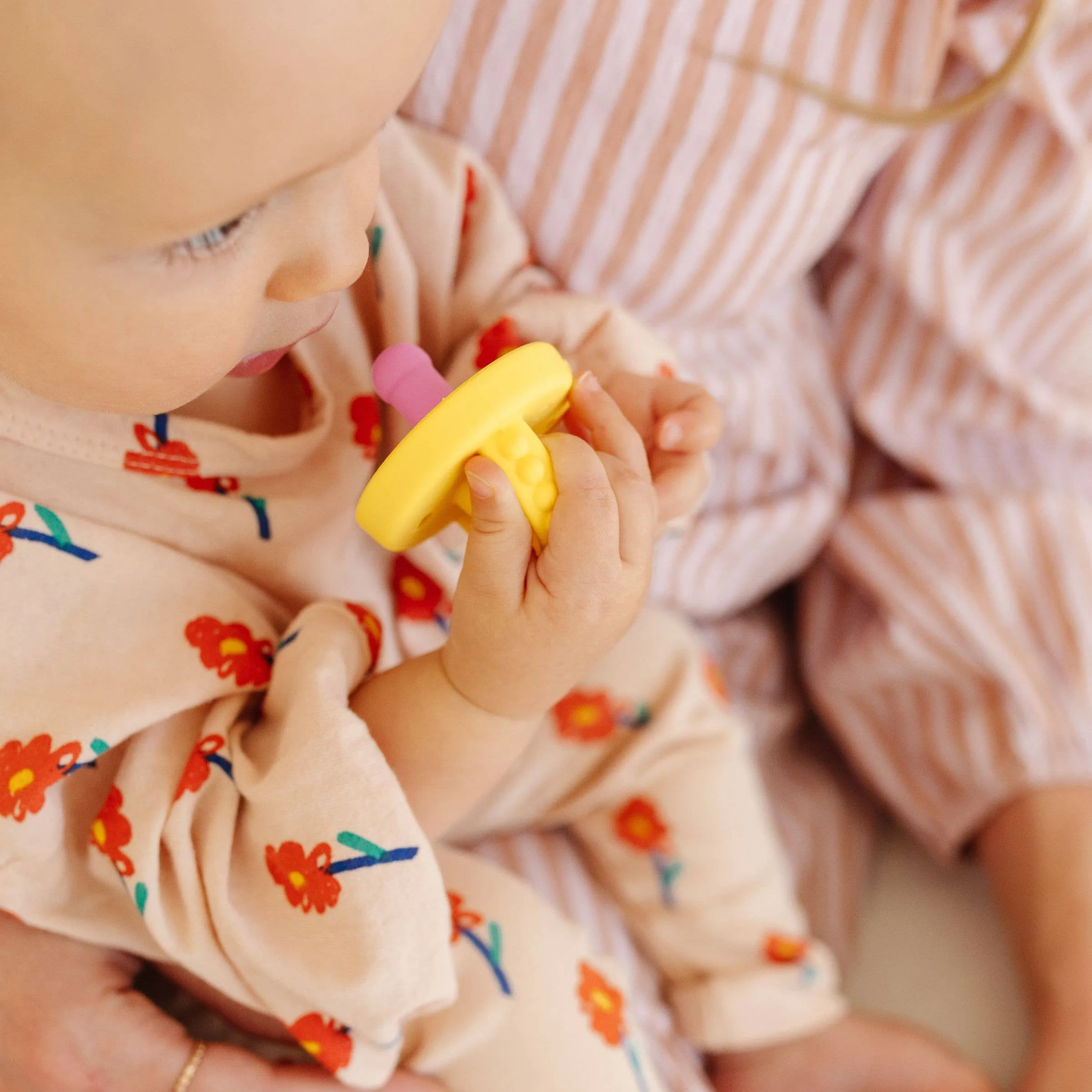 Flip & Store Pacifier: Sherbert